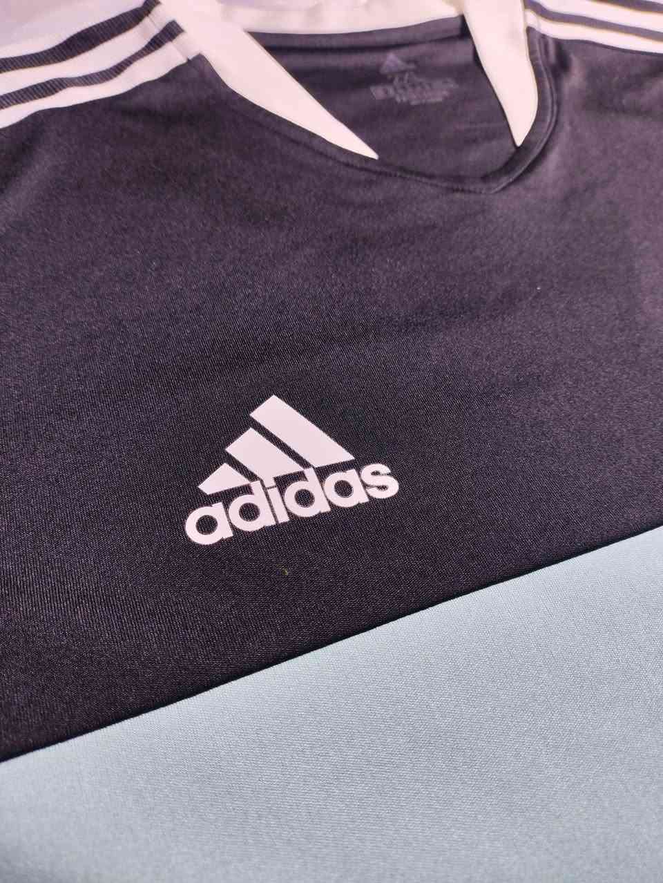 Adidas 🔥🔥
باله اوربية اورجنال %100
---------
2XL قياس
العرض 65
الطول 82
----------
نظافة %100
 غالبا ما مستخدم 
----------
صنع: تايلند
للاستفسار مراسلة الصفحة 
يتوفر توصيل 6 الاف لجميع محافظات العراق 🚙
اي شي مختلف عن الصور لا تستلم
مو اورجنال رجعه بيد المندوب


**إذا كنت صاحب هذا الإعلان وتريد حذفه لأي سبب، رجاءا أرسل رسالة إلى الدعم الفني**