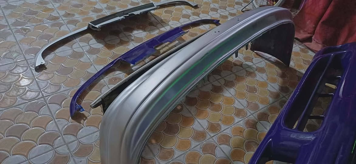 السلام عليكم اخوان دعاميات اماميه وخلفيه دمعه مستعملات نضاف جدا و اماميه مال مسطره وباقي الاغراض اليحتاج يتصل *********** أو *********** الخط الثاني بي واتساب
