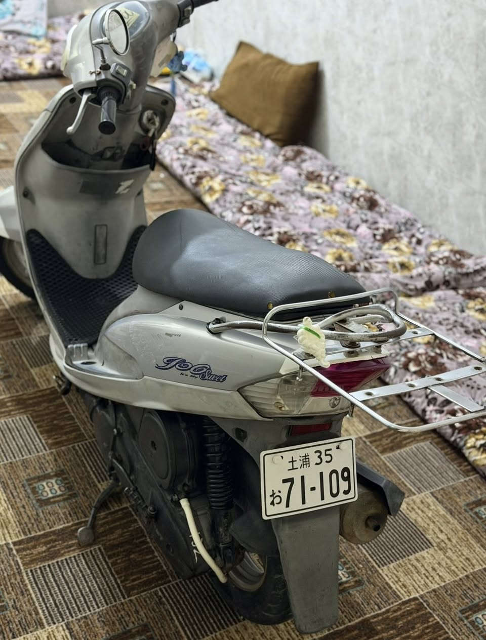 السلام عليكم ماكس منغولي للبيع الدراجه مكفوله كفاله عامه كفر بلادي مكينه بلاديه سلف بلادي كابريته بلاد والدراجه مامتعوبه خرسه كلشي شغال كهربأيات مابيه نقص وملاحه حلو الدراجه بيع بدون غراض البيه السعر 700وبيه مجال للشراي مكاني كربلاء طويريج مامتواجد عل فيس الرقم ((***********)) المو شراي لايتعبني فدوه 🤍🕊️
