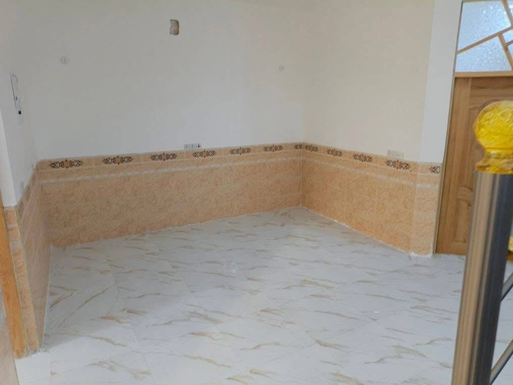 دار سكن طابو صرف مساحه 150 متر طابق واحد بناء حديث سنة 2025 طابوگ غرفتين نوم هول مطبخ استقبال 
مجمعات صحيه داخليه خارجيه كراج سياره 
خدمات مي كهرباء مدارس 
ابو غرق حي الجواد 
الأستفسار الأتصال 
***********
#الدار_المعموره_للعقار 

ملاحظه /من لديه عقار ويرغب بالبيع فقط الاتصال 
ولدينا عروض تناسب الجميع
