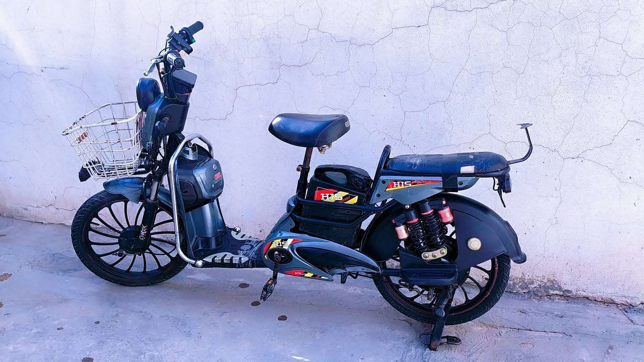 دراجة شحن نوع(HIS)
5 بطاريات كلهن يقرن10+ وعلى الفحص
                                        60V/100W/
حامله تليفون/ MP3
4سرع كلهن شغالات
عداد السرعه والشاشه
كله شغال وبعده نضيف
#السعر 280 بي مجال لشراي🌹🌹
 مكاني فلوجه/قرب كافتيريا لبنان
رقمي ***********🌹🌹🌹
