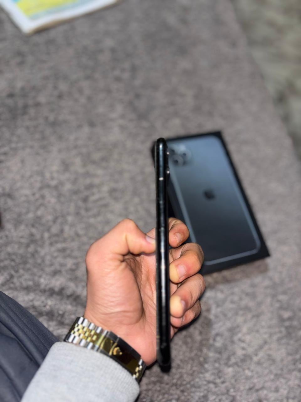 السلام عليكم آيفون ١١ برو ماكس ذاكرة ٢٥٦ لون اسود بطارية ٧٥ بلادية مكفول ماعدى شامة بسيطة ب الشاشة مامأثره ع اللمس ابداً رايده ب ٣٠٠ وبي مجال مكاني بصرة *********** رجاءً لاتتصل الضهر فقط باليل
