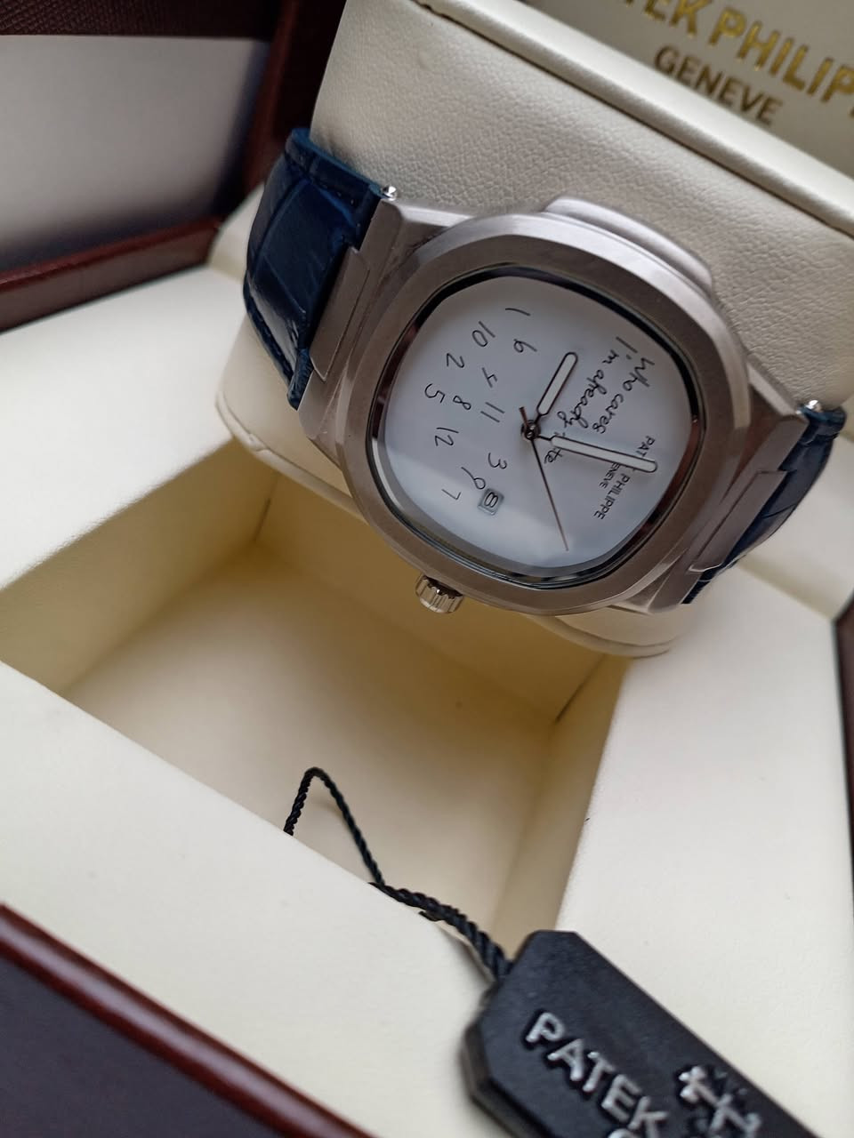 باتيك فلب نتيلز تصميم نافذه اليخت كلاسيكيه سير جلد محرز منفذ شهري قفل فراشه الأميال لامينوس كيس تيتانيوم السعر معه البوكس الاصليه وتوصيل مجاني ٤٠


**إذا كنت صاحب هذا الإعلان وتريد حذفه لأي سبب، رجاءا أرسل رسالة إلى الدعم الفني**