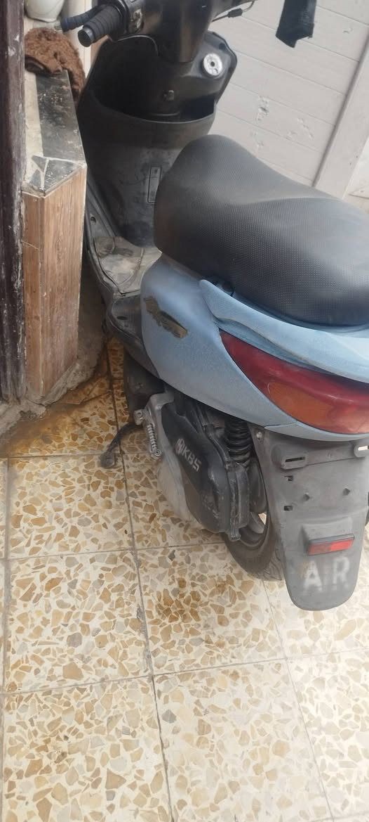 سلام عليكم شباب درجة البيع بريز كلة شغل بيهة صلهة خمس تشهر نزلة رمبة دراجة رادار سرقة وجهاز نذار بصمة تشغل عن بعد درجة كلة بلادي وراق كاملة سعر575بغداد العبيدي ***********
