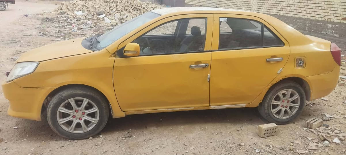 سلام عليكم سياره جيلي إم كي ميدل ١٠ حداديه جديده حزه شهر ١٢ تخلص مكينه وكير مكفولات مكان سياره نجف السعر ٢٥ وبيه ومجال حك جيه رقم الهاتف ***********
