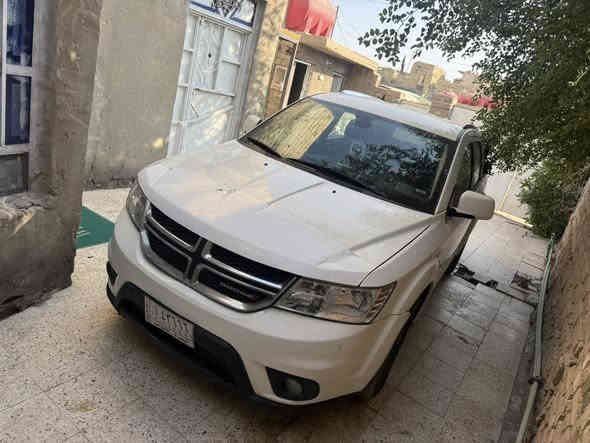 سلام عليكم 
للبيع جورني 19 محرك سته 3.6
فول مواصفات GT
رقم بصره 
سعره 160 
رقم ***********
1كشنات جلد
2 تدفئة بل كشن 
3 كامره 
4 تشغيل عن بعد 
5 شاشه جبيره 
محرك كير مكفولات من لفتح 
حداده جديده تخم تاير 
حادثه بس بنيد صور لحادث بل منشور
