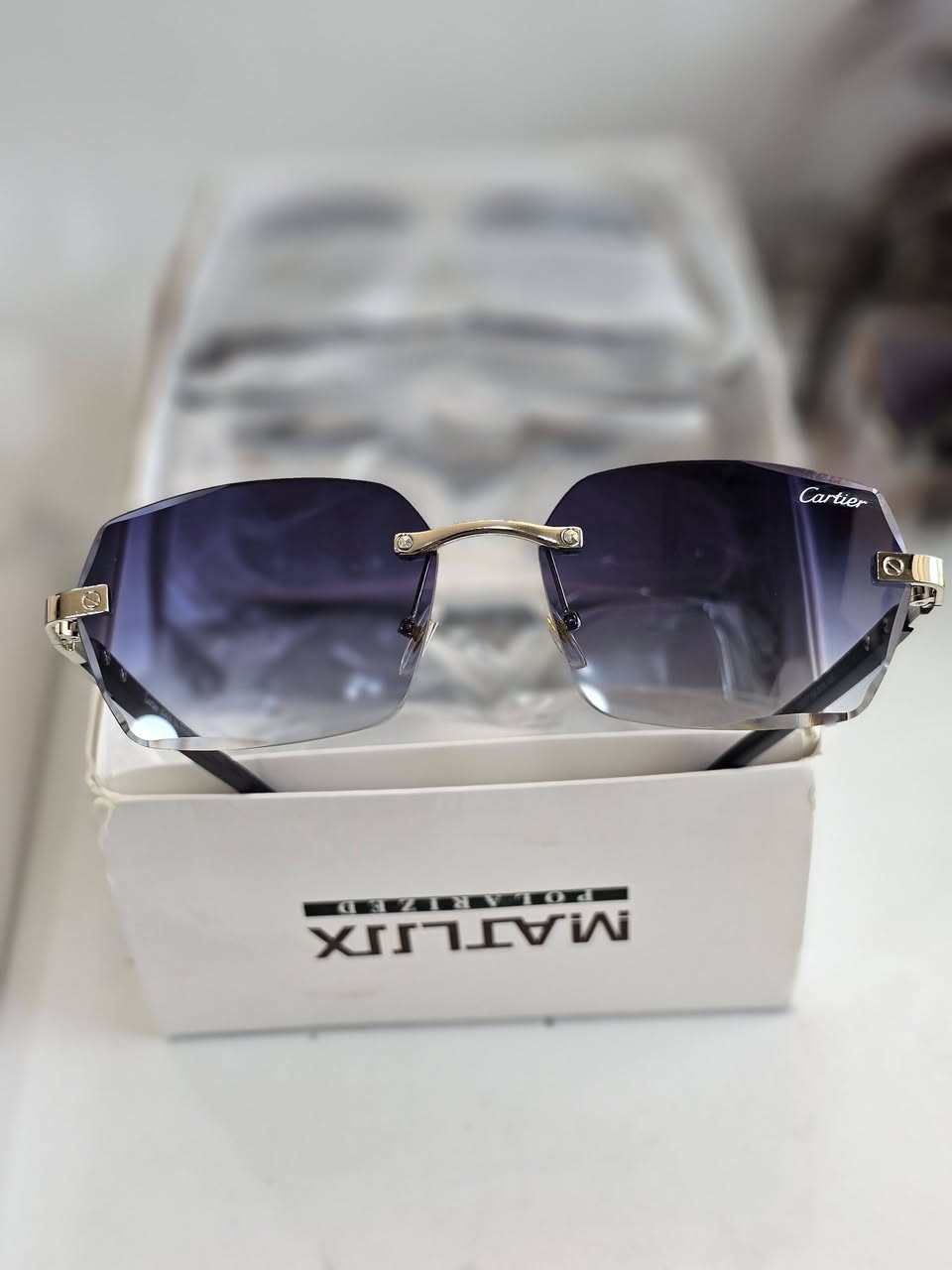 سلام عليكم 
وصلت وجبه جديدة من النظارات الشمسية 
كوالتي عالي العدسة بلورايز حمايه ١٠٠ ب%
عوينات قرة العيون للبصريات 
جبله شارع الأطباء مقابل اسواق ستي سنتر 
***********
