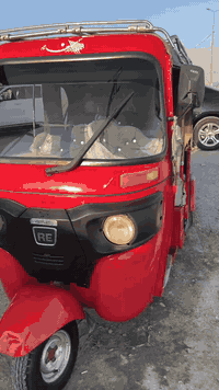 السلام عليكم تكتك ١٨ رقم وسنويه  محرم توه مجفت ومعمره تعمير كامل تكتك خير من الله السعر 4 وبيه مجال بسيط حك الجيه  المكان واسط قضاء الحي للاستفسار هذا رقم الهاتف ***********
