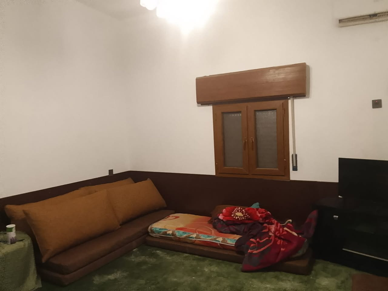 🔥🏡 فرصة مميزة للبيع – فيلا أرضية 🏡🔥

📍 الموقع: سبعة أكتوبر – خلف عمارات اسهيل الجديدة.

✨ مواصفات الفيلا:
✅ 5 غرف واسعة
✅ صالتان
✅ 4 حمامات
✅ مربوعة رجال
✅ جلسة نسائية
✅ مطبخ داخلي
✅ مطبخ خارجي
✅ حمام خارجي

📐 مساحة الفيلا: 600 متر²

🌟 بالإضافة إلى قطعة أرض أمام المنزل بمساحة 13 × 20 متر 🌟

✔️ موقع ممتاز
✔️ مساحة كبيرة
✔️ مناسبة للسكن العائلي أو الاستثمار

🚨 فرصة لا تعوض للمشتري الجاد 🚨

📞 للاستفسار والمعاينة التواصل على الهاتف)

🔺 السعر قابل للنقاش للجادين فقط
🔺 الأولوية لصاحب النصيب
🔺 المعاينة خير دليل


**إذا كنت صاحب هذا الإعلان وتريد حذفه لأي سبب، رجاءا أرسل رسالة إلى الدعم الفني**