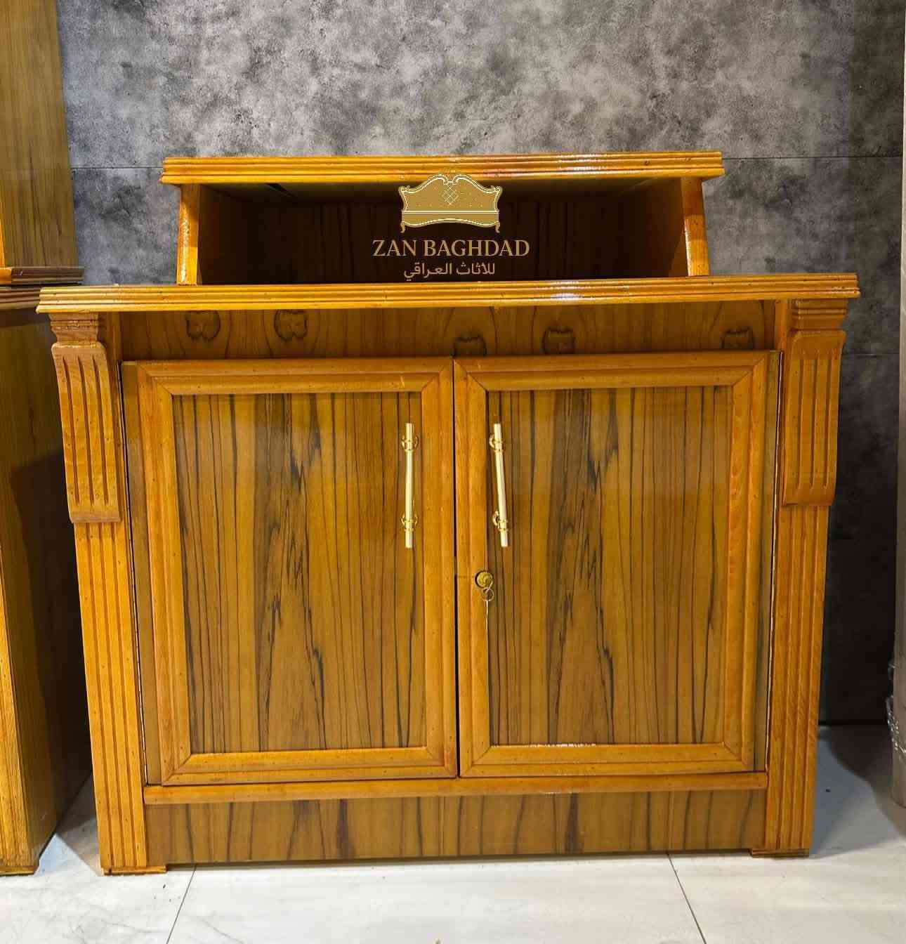 موديل المسرح 

الزان الدرجه الاولى 

مليونين و 150  الف فقط

اليكم المواصفات 👇

موديل المسرح الزان نجاره عراقيه 

من انتاج زان بغداد للاثاث العراقي 

من ضمن الاصباغ الصاج 

وضمن الدرجة الاولى 

الوجه صاج طبيعي ٥ ملم 

الداخل صاج طبيعي ٤ ملم 

الضهر جرجوبه ضب براغي 

القواعد بلوك صاج 18 ملم

إرتفاع الكنتور 270

عرض الكنتور 360

الزاويه بأرتفاع الكنتور عرض 130

ضلع كامل الزاوية مع الكنتور 490

توج الكنتور والزاوية والميز والجربايه خشب زان ثقيل

للف الابواب والمجرات خشب زان

رفوف داخليه للملحقات

المجرات تحفير بالخشب

الصبغ درجه أولى 

 السعر مليونين و150 الف فقط

2150

زان بغداد للاثاث العراقي 

العنوان بغداد المعامل الحسينية قرب مقبرة المسيح مجاور 
سوق الحسينية 

خدمة استبدال الغرف القديمة بغرف جديده مع الاتفاق على الفرق 

يوجد لدينا خدمة توصيل وشد الى جميع المحافظات العراق 

شكراً لاختياركم زان بغداد للأثاث العراقي نسعد بخدمتكم 🥰

تيك توك👇

www.tiktok.com/@kaarar_94

*********** 

***********

***********

***********
