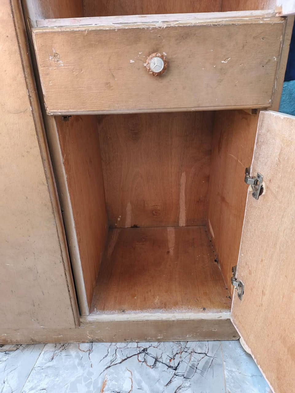 كنتور بابين وبوفيه للبيع مثل ماواضحات بالصور سعرهم 150 ثنينهن *********** الرقم بي
