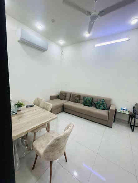 السلام عليكم بيت طابو زراعي يقع في حي الكوام بي معاملة تمليك
مساحته 125:الواجه 8
بناء جديد حديث مكعود بي ٣ اشهر
بس تلث غرف وستقبال وصاله ومطبخ بناء اوربي بسعر مناسب 
ورچائنً الموشراي لا يتصل 
***********
