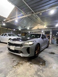 كيا ستنكر موديل 2020 فول موصفات عدا الفتحه ماشيه 25 السياره جيتي لونه ...