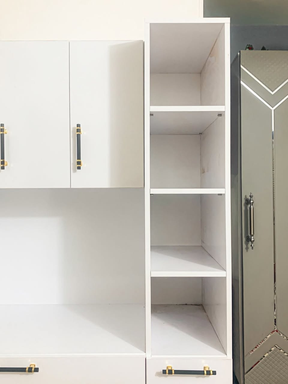 الارتفاع 200 سم
الطول120 سم
العمق 55 سم
خشب mdf اصلي نجارة مامستخدم
السعر 275 الف
العنوان بغداد 
رقم الهاتف : ***********
