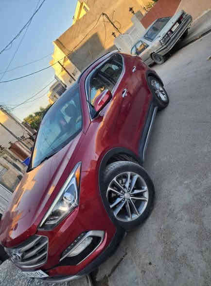 سلام عليكم للبيع فقط 
هيونداي سنتافي ٢٠١٧ وارد امريكي
 فول مواصفات 1/1حادثه موضح بلصور بس بقبق صندوك وباقي مكفول رقم بغداد الدولي 
مواصفاته ماشيه ٩٣ الف كيلو متر 
محرك الفين تيربو 2000 
بصمه تشغيل وابواب 
بنوراما كامله 
كشن كهربائي +تبريد تدفئه بلكشن 
5 راكب 
شاشه كبيره كامره دواره 
كشنات خلفي تدفئه 
حساسات أمامية وخلفي 
سايد بريك بصمه 
تبريد قطعتين 
تحكم ستيرن فول 
جنطه كهرباء 
وظعيات قياده 
وباقي مواصفات معروفه رقم بغداد الدولي تحول مباشر السعر ١٦٠ ورقه وبيه مجال 
مكاني بغداد الدوره اي استفسار الاتصال بلرقم.    ***********
             ***********
