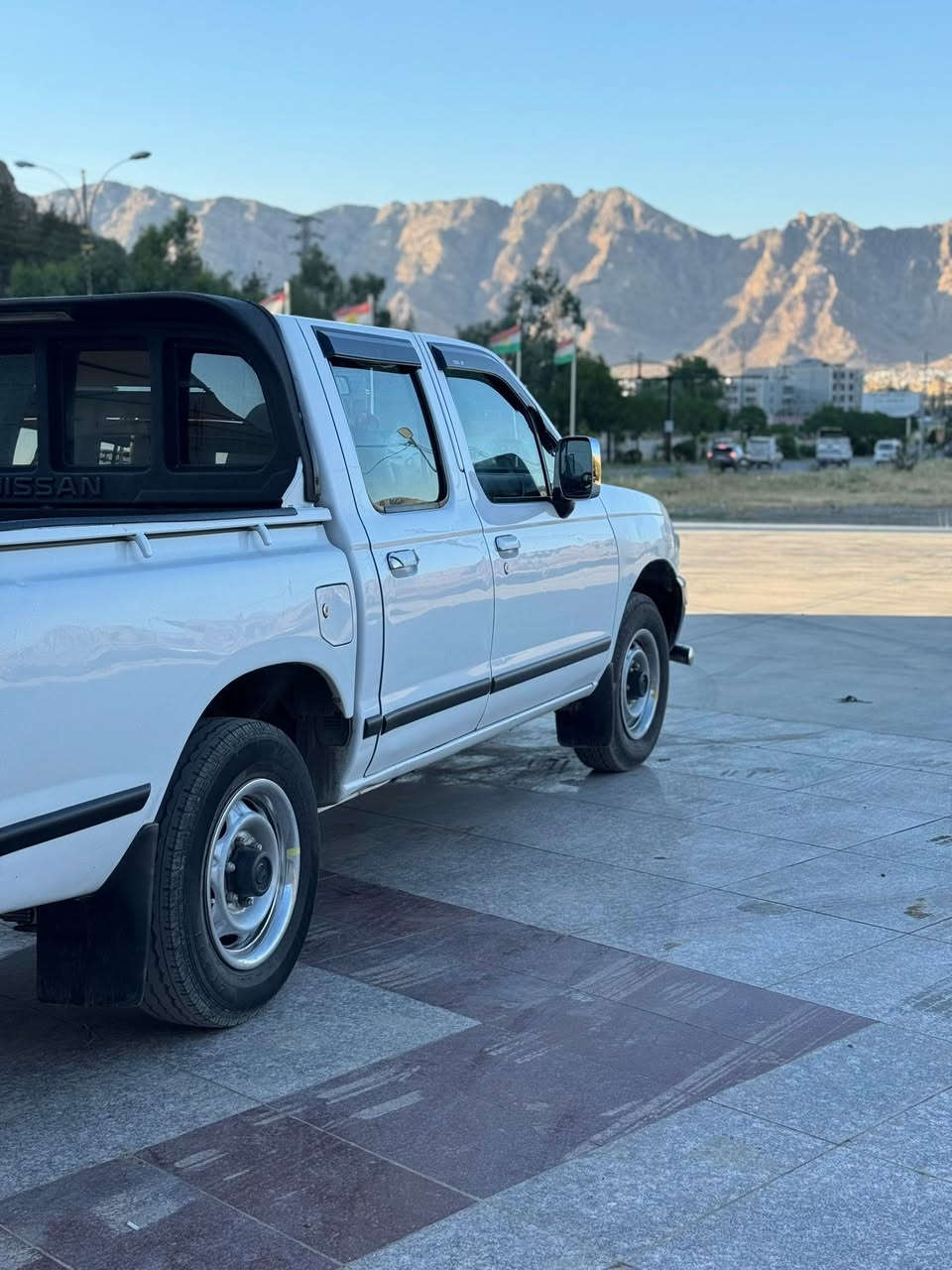 سلام عليكم
ئەدمین❤️

نیسان پیکاپ

مۆدێل 2002 ئیسترات خاس

ناو سور

بەخ

جام کارەبا

تەبرید لەسەر سویچ

بۆیاخ هەردوو چەمەرەی پێشەوە بۆیاغە قنجێکی بچوکی هەیە

توند و تۆڵی بەشەرت 

گێڕ مەکینە ئەکسل بەشەرت 

ڕەقەم سلێمانی تا 2027 نوێیە

نرخ 110$ مەجالێکی کەم
***********

