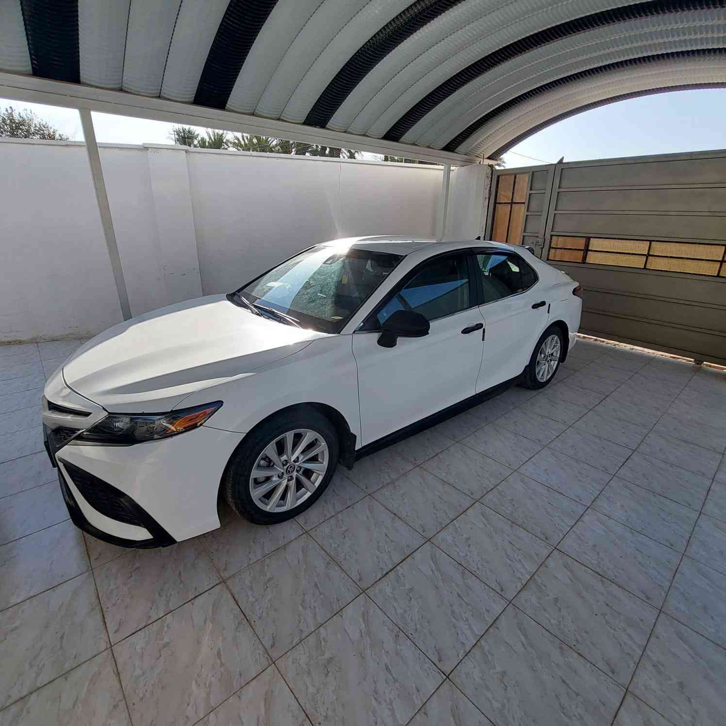 السلام عليكم كامري ٢٢  SE مصبوغ ابيض رقم فحص موقت السعر ١٨٥ ورقه ماشيه٤٤الف  للاستفسار اكثر الاتصال على الرقم***********
