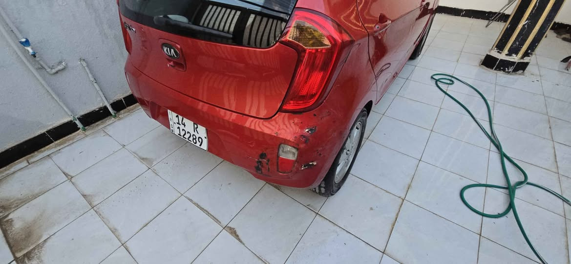 بيكانتو 2015 رقم بصرة بأسمي
بيها بارد صغير بالجاملغ الامامي وبالباب وبالجاملغ الخلفي بدون صبغ بكل السيارة 
السيارة كير ومحرك كلش نظيفات تبريدها حلو   وماشيه اربعين الف فقط السعر ٩٥ وبيه مجال
متوفر واتساب *********** شط العرب, البصرة

