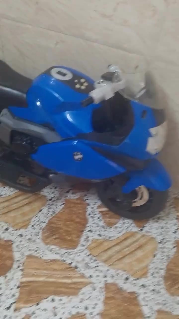 ماطور كهربائي للبيع بطاريته جديد مع شحنه بس نقصو بصمه سعر 60
***********
