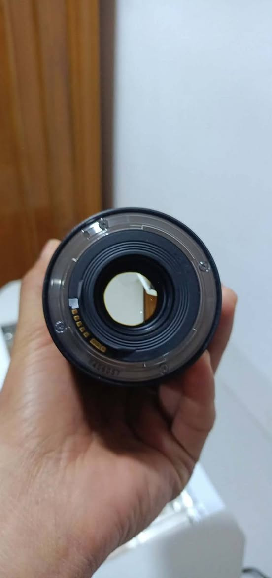 عدسه كانون 16-35 f2.8وايد
عدسه نضاف 99%
 حده ودقه كلش عليه 
وتفيد ت تصوير الفيديو اكثر لان عدسه كلش واسعه
وبسعر 650الف 
واتساب ***********
@إشارة
