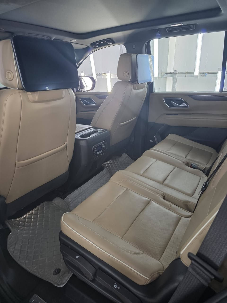 سلام عليكم البيع تاهو وارد خليجي موديل 23 سياره جديد ابريم فول موصفات رقم بغداد تحويل مباشر ماشيه 58 الف كيلو سعر 520 وبها مجال ترهم مراوس اب سياره اقل محتاج فرق التصال ***********
