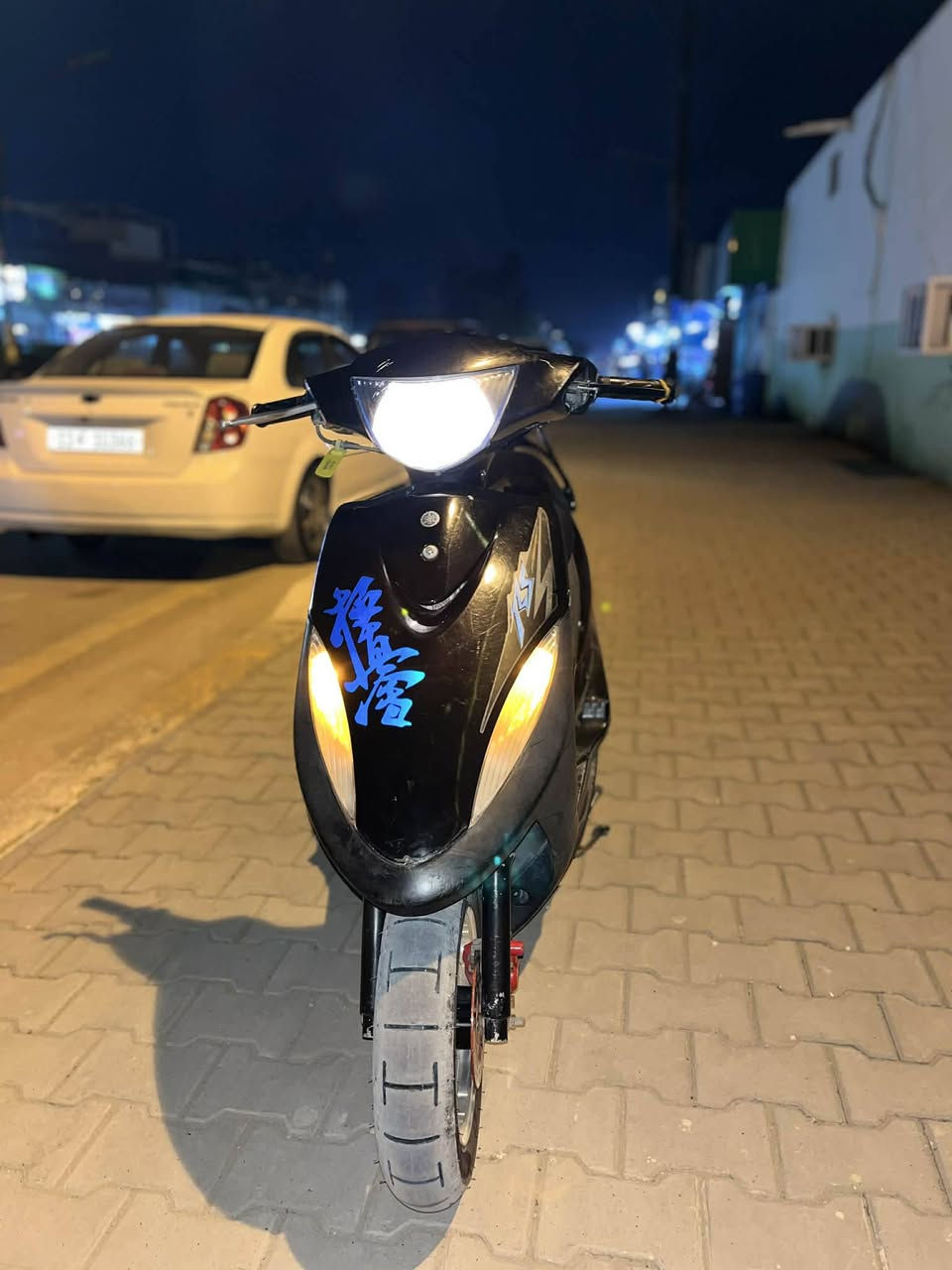 سلام عليكم دراجه ماكس عدله للبيع دراجه جديده بمعنى الكلمه ترايك وين ما تريد الدراجه  الكهربائيه كله كامله الدراجه معدله 110 كلش قويه شلعه ومعدل الدراجه عله وياله كروم وعليه تايرات جديده جلاتيني ما صار كم يوم من سديتهن الدراجه نكره سلف وهندر بكل وقت الدراجه بل واقع بعد أحله بلاديه ضفيره كله مكفوله السعر.  750 وبيه مجال للشراي يشلع عيوني المكان بغداد المحموديه وهذه رقمي ومتواجد واتساب أيضا ***********
