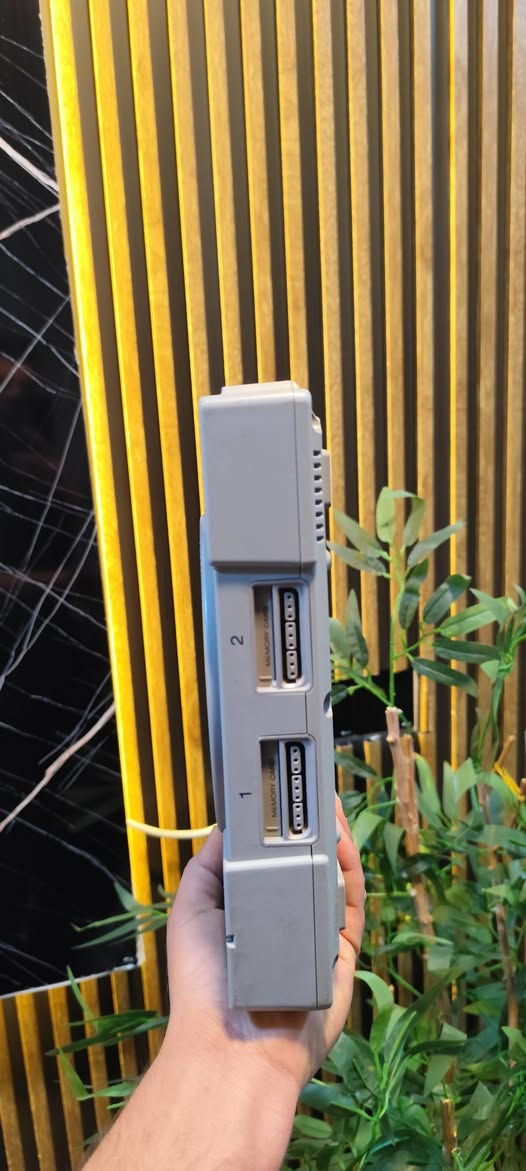 بلي ون للبيع عدسته موتمام بعده لوك اصلي جبته من تركيا بوكته فقط جهاز ب١٠ واذا ملحقات وياه يختلف 
***********
