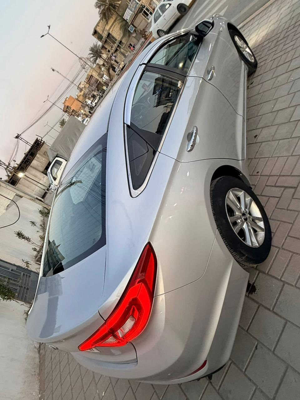 السلام عليكم 
سوناتا 2017 شرط اذا مو انظف ادوات موو قبول 
دخول جديد 
شرررط السياره زيروو ماشيه 96
السياره متومه رقم وسنويه (شغل مضبوط شرط على الشاصي)
سياره محرك غاز انسئ الصرفLPI 
كير محرك بالشرط 
تبريد تدفئه شررط
صدر تايرات شرط (ناعمه السياره كُلش)
السياره كُشن كهربائي عديد التحكم
تحكمات استيرن، آمري شفط كهربائيه، اشاير جانبيه، حساسات آماميه خلفية، بلاجكتور زنون، وبعد بيها مواصفات ...
'السيارة شركة'
مكان السيارة صلاح الدين 
السعر 62 وبيه مجال قليل 
للاستفسار
 ***********
