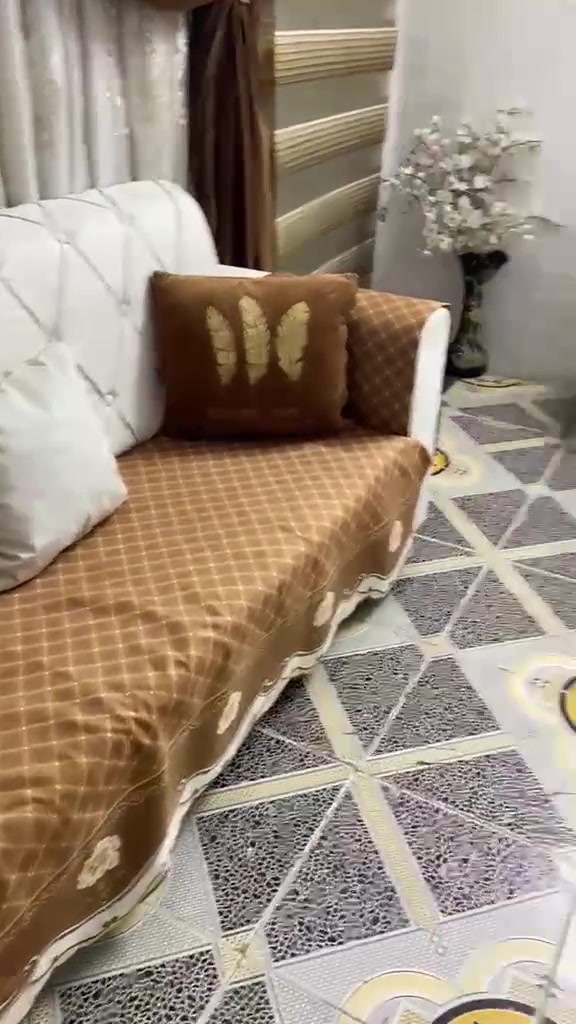 طخم اربع قطع ٨ اشخاص السعر ٣٠٠ وبيه مجال نضيف *********** للمراسله خاص ع واتساب
