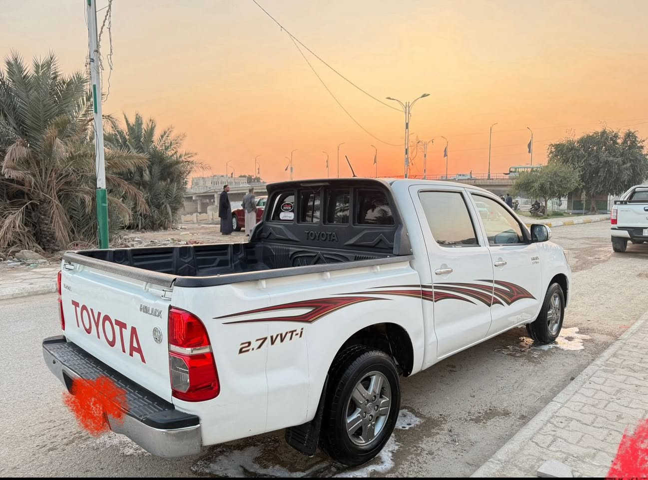 سلام عليكم تيوتا هايلوكس البيع موديل 2014 سياره فول اوتماتيك جاهزه كير محرك حداديه تخم تاير تبريد جاهزه سياره جديد بيه رش صبغ موضح بل منشور ولباقي مكفول السعر 198 وبيه مجال المكان السماوه الاستفسار ***********
