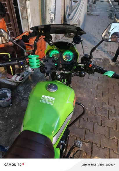 سلام عليكم دايون ٢٠٢٣ نازلة ب ٢٠٢٥ دراجة نضيفة  وما ناقصهة شي مرقم بغداد صار عندي ضرف ولازم ابيعهة سعر ٢٤٠٠ وبيهة مجال للطيبين ورقم ***********
