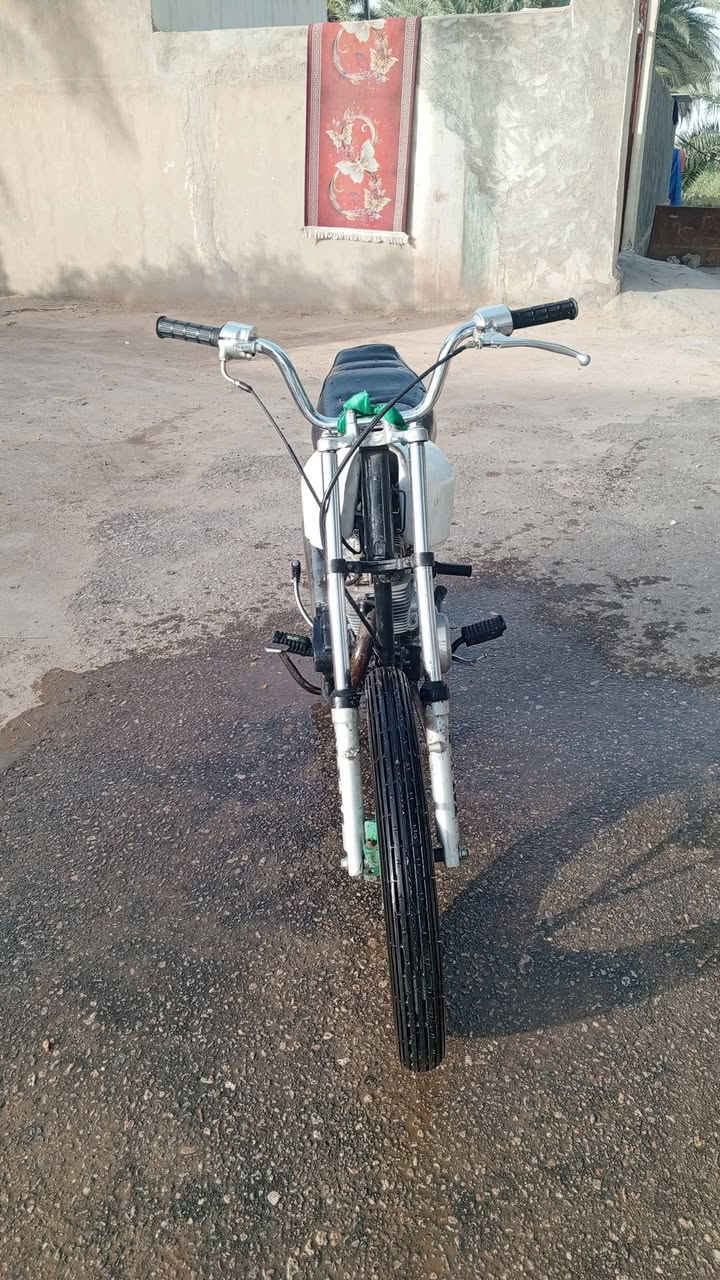 السلام عليكم من رخصت مدير الكروب دراجه مديل 20
السعر 200وبيه مجال رقم صاحب الدراجه ***********
