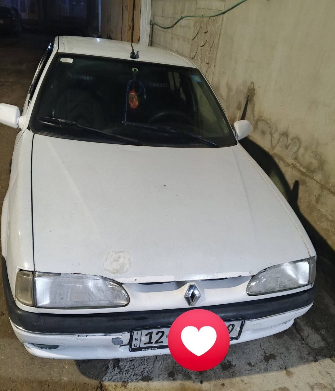 رينو 19 موديل 92 رقم نينوه اجنبي بسمي شرط التحويل كير مكينه ويرمنيه كلها شغالا وشرط/ سعر 28 / ***********/ لاتصال غير متواجد عل فيس
