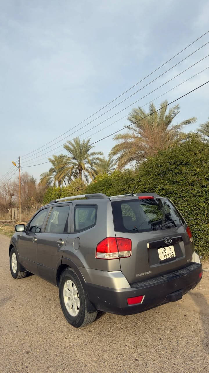 موهافي كلين تايتل بسعر مناسب جداً 🔥 
السلام عليكم ورحمة الله وبركاته ..

كيا موهافي  LX 
محرك 6 سلندر  3800cc  

#المواصفات

7 راكب 📌
جنطة شفط , شاشة وسطية , قطعتين تبريد ,
بلوتوث وكشنات مخمل وحساسات خلفية , مثبت سرعة وارضية جلد ولايت زينون 
مكينة مبدله جديد بشرط  .
وتبريدها ثلج🥶🥶

السيارة بدون صبغ وبدون تبديل ومصروف عليها هواي والسونار مرفق بالمنشور 👇
ارقام ديالى  الإنكليزي بأسمي وشرط التحويل .

السعر جداً مناسب 120 ورقة وبيها مجال بسيط . 
☎️ *********** 
      ***********
