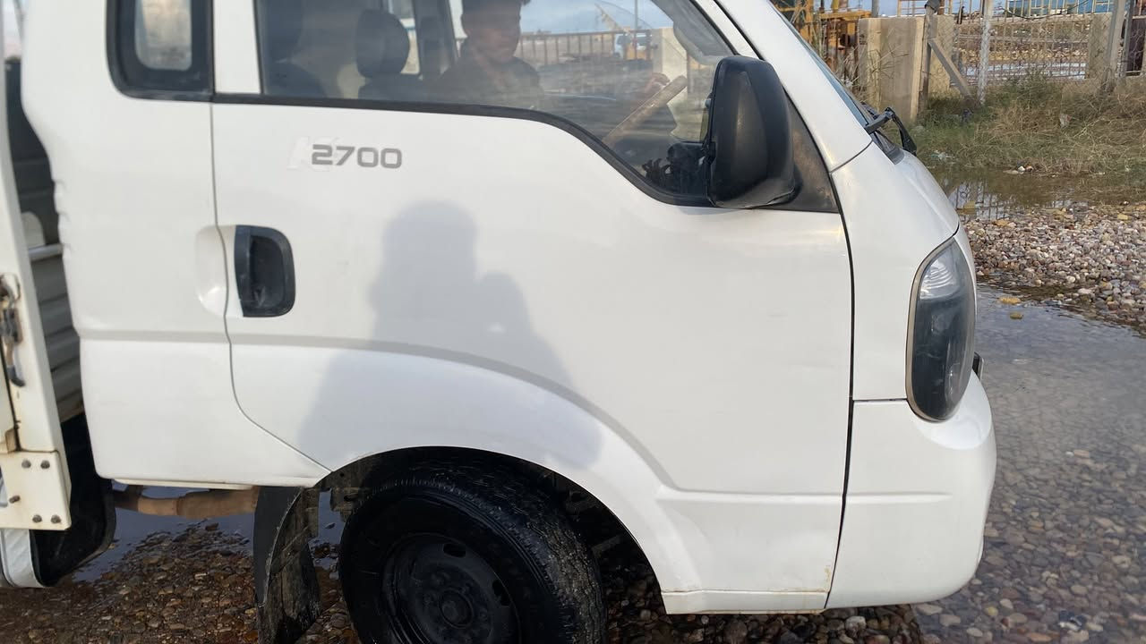 كيا بنكو موديل ١٤ مكفوله من الصبغ والتبديل 
محرك جيد جدا
حداديه جديده 
رقم ميسان محجوز المصرف 
 وكاله عامه اسًوي الك 
سعرها ٨٥ ورقه 
***********
