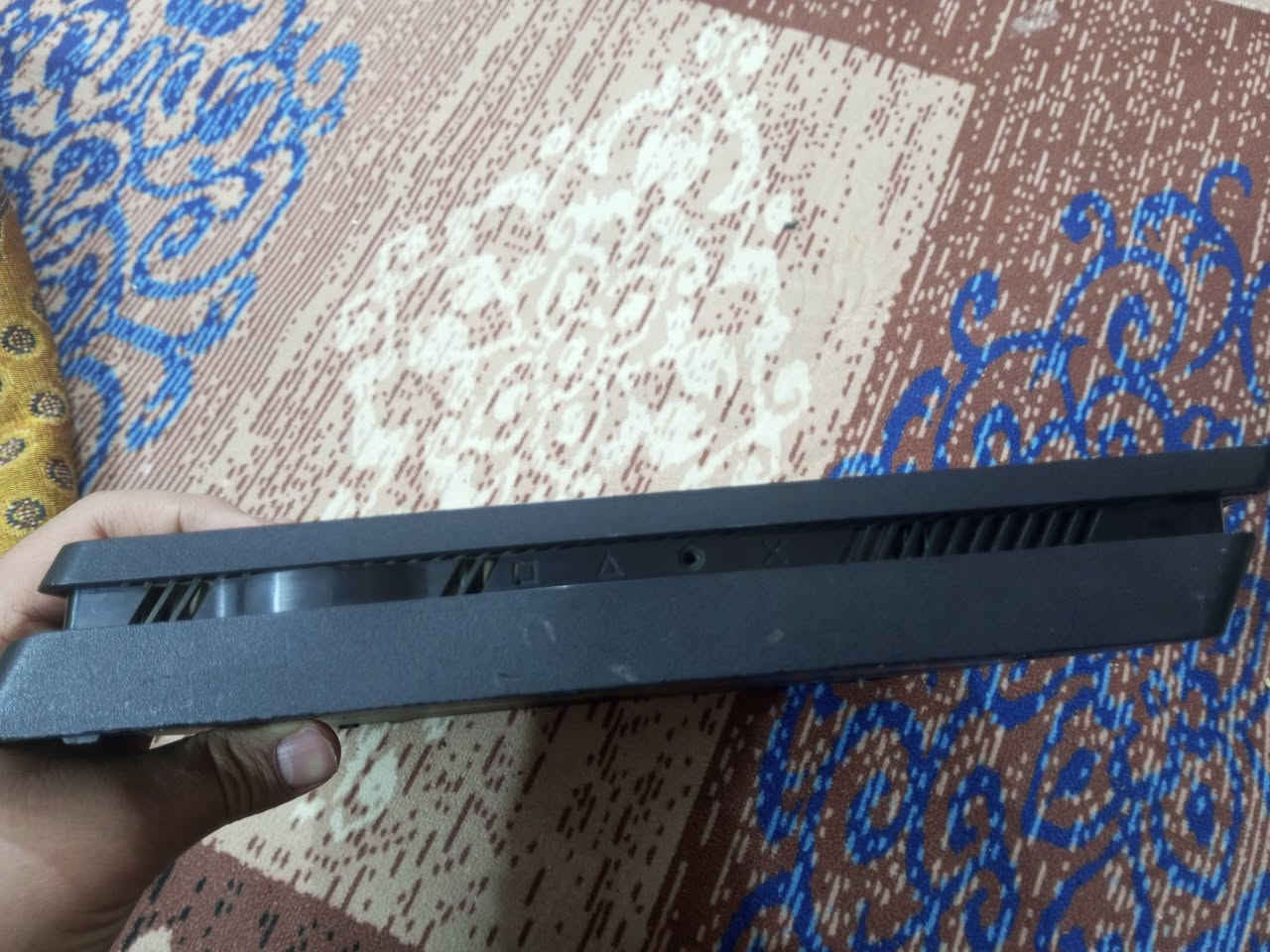 سلام عليكم اخوان بلي 4 مهكر للمراوس ببلي 4 اون لاين جهاز مفتوح للتنضيف انطيك ضمان يومين بي وانته هم تنطيني ضمان يومين ويا جوستكات 2 تجاري بس زينات كلش واليده الموشمه صار يومين من اخذتها استعملتها مرتين وبي 7 العاب هذني العاب البي
 Grand Theft Auto V
Minecraft PlayStation 4 Edition
Uncharted 4: A Thief’s End
Detroit: Become Human
Red Dead Redemption 2
DiRT Rally 2.0
ARK: Survival Evolved
The Playroom
نضام 12 ذاكره 500 مكاني بغداد السعدون قرب فندق بغداد للاستفسار اكثر *********** واسف على الاطاله وشكرا
