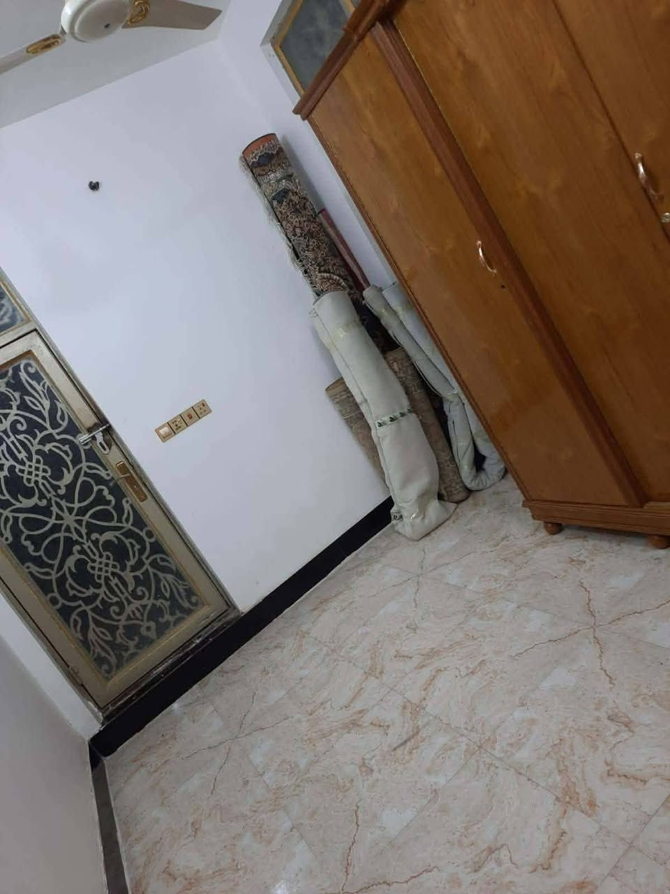 حي النداء شارع دعبل الخزاعي ١٠٠ متر طابقين بناء حديث ٣ غرف نوم قريب على شارع مجمعات السعر خاص ***********
