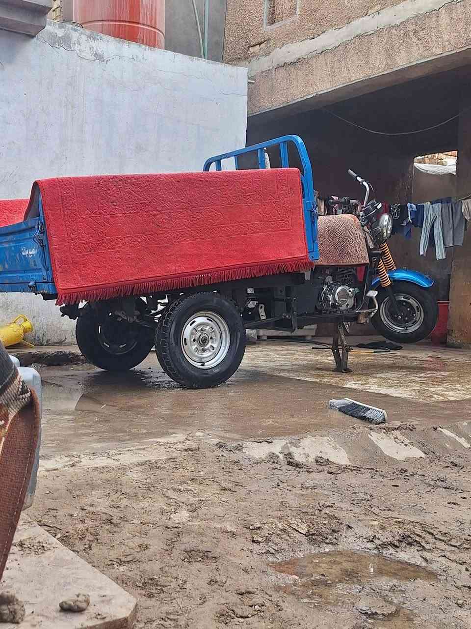 سلام عليكم
موديل 14 
كفالة عامة 
مكينة خير من الله
سعر 900 بيه مجال حك الجية 
مكانهاااا كوت
للاستفسار
***********
