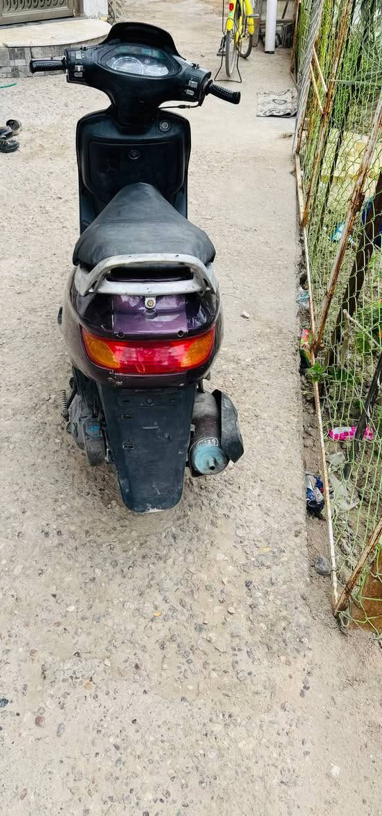 دراجه فراشه محرك جديدصار3ايام من بدلته كلشي جديد باتري جديد وتايرات كهربائيات كله شغاله يعني ايشي ماناقصه السعر 525 وبيه مجال قليل العنوان المدينه شارع الكرامه رقمي *********** وخادم لطيبين
