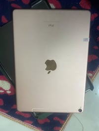 ايباد برو 10ذاكره250 نضيف وبل ببجي يخبل مابيه اي عطل سعره 230مجال بيه ...