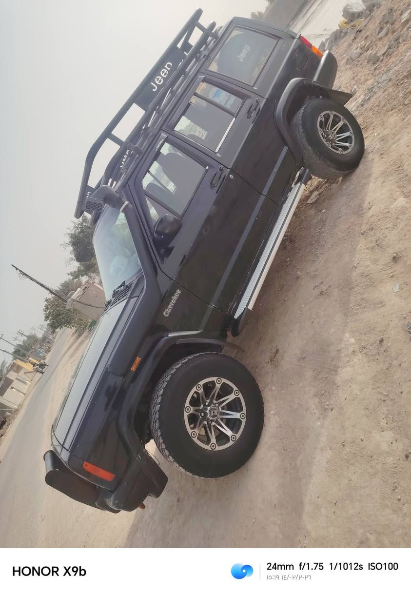 سياره للبيع
جيب شيروكي موديل 1991 جاهزه سياره كله جديد مكينه بلاديه توني مسويله ادامه الكير بس الواحد يأخر شويه يله تحرك حداديه وره وكدام جديده رقم سليمانيه انگليزي  مداور ثاني يوم بسم واحد بغداد بل حسينيه سنويه ل28 السعر 45 وبيه مجال مكاني نجف الاشرف قضاء المشخاب الاستفسار اكثر اتصل ع رقم ***********
