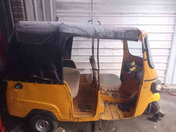 السلام عليكم تكتك بياج للبيع موديل 20 شهر 11 مكينه بيها سطره طافيه ابيع على الحطهر مليون بمجال مكاني بغداد الشعب والشرايه يتصل على هذا الرقم يتدلل ***********
