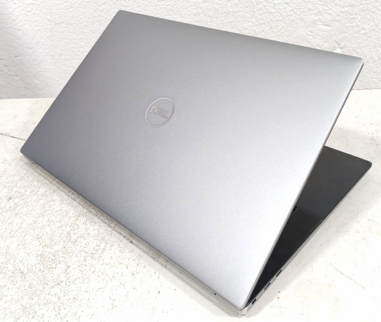 💥 التصميم الجديد من شركة Dellبكارت شاشة RTX A2000

و معالج  i7الجيل الحداشر H 💥 

✅ Dell Precision 5560

 من اقوي موديلات شركة ديل 

✅ CPU : Core i7-11850H 

معالج i7 جيل الحادي عشر H

✅ Ram : 16G PC4  3200V 

قابل للزيادة حتى 64G مع دفع الفرق

✅ Hard : SSD 512G M.2 NVME

ممكن تركب هاردين في الجهاز من نوع NVMe و الهاردين ممكن تزود مساحتهم زي ما انت عايز

اللاب بيجي بكارتين شاشة 

✅ GPU 1 : NVIDIA RTX A2000 4G

الكارت ٤ جيجا فعلي بيشغل الالعاب التقيلة و شغل الهندسة و الجرافيك العالي تقدر تشوف ليه مراجعه علي اليوتيوب

✅ GPU 0 : intel UHD

✅ Screen : 15.6 4K Frameless

الشاشة 15.6 بوصه بدقة 4K بحواف صغيرة جدا ( 3840 × 2160 )

مداخل و مخارج اللاب✅

3 Type C للشحن و نقل الداتا  & SD 

Card & و فتحت السماعة زي الموبيل

✅ Charger Original 130W Type C

اللاب بيجي معاه الشاحن 130W الاصلي 

✅ Keyboard : Backlight

كيبورد : موضيء شيك جدا

كاميرة,,وايرلس ,, واي فاي ✅

✅ Face iD

بصمة عين طلقه

✅ Finger Print 

بصمة صباع زي الموبيل في زرار الباور

سعر نهائي خصم ولفتره محدوده

الدفع

كاش او اي محفظه الكترونيه - 

متاح الدفع او التقسيط بفيزا مشتريات 

الصور حقيقية للاب نفسه


**إذا كنت صاحب هذا الإعلان وتريد حذفه لأي سبب، رجاءا أرسل رسالة إلى الدعم الفني**