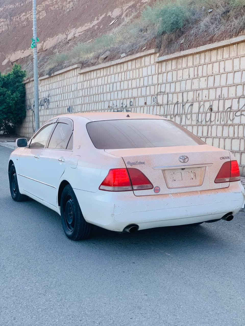 شاهینە ڕۆیاڵ ٢٠٠٥ 
بچوک بە بچوک 
بەنزین زۆر کەم دەخوا 
سێ دوگمەی پەردەیە 
گێر و مەکینە بەشەرت دەدەم 
ڕۆنی تازە گۆڕاوە 
چوار تایەی لۆکی لە ژێرە 
دوسەدوپەنجا مەسرەفی نیە 
سەیارەکە پاک و خاوێنە ماڵی دۆستە 
نرخیشی ٤٨ و مەجالێک برایانە 
ئاڵوگۆڕیش دەکەم لەسەر دڵگرتن 
***********-ڤایبەر و واتسئاپی لەسەرە كويسينجاك, أربيل
