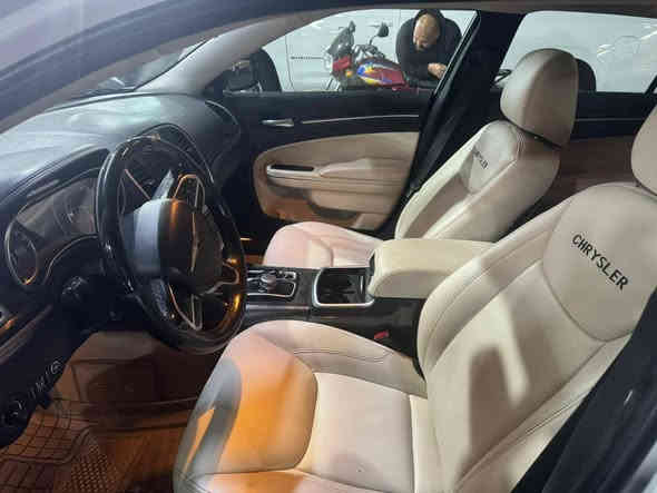 السلام عليكم
اوباما ابيض لمتد ١٩ 
خزن ميموري
ستيرن كهرباء 
مري قلاب ويه البك 
ويل ٢٠ 
كلين تايتل 
داخل ابيض
تو ويل
ماشية ١٠٦ ميل 
قمارة حديد 
ضمان مكينه وكير
السياره بأسم عربي
للاستفسار اتصال متوفر واتساب أيضا
***********
