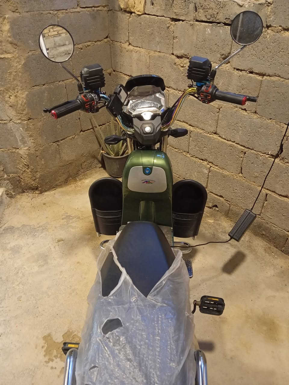 السلام عليكم عندي دراجه هارلي موديل 2026بعدهه جديده اني مخذهه من الجمعيه بمليون و100وريد ابيعهه 700,نهايتهه


**إذا كنت صاحب هذا الإعلان وتريد حذفه لأي سبب، رجاءا أرسل رسالة إلى الدعم الفني**