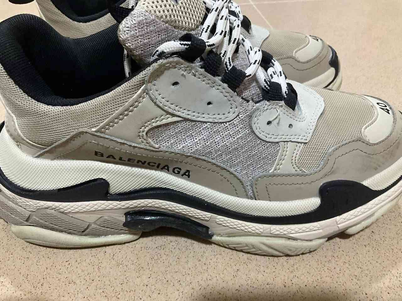 بلنسياگا اصلي ايطالي قياس 40-41


**إذا كنت صاحب هذا الإعلان وتريد حذفه لأي سبب، رجاءا أرسل رسالة إلى الدعم الفني**