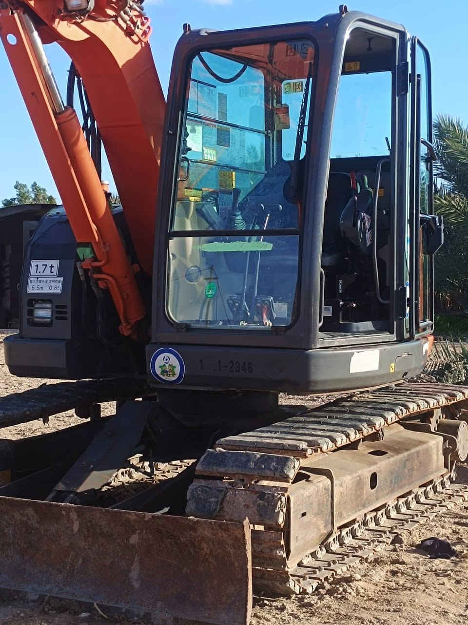 سلام عليكم البيع حفارة زت ثري دخول جديد 2019 كفاله عامه مرقمه بغداد 75كسر جب للاستفسار الاتصال ***********
