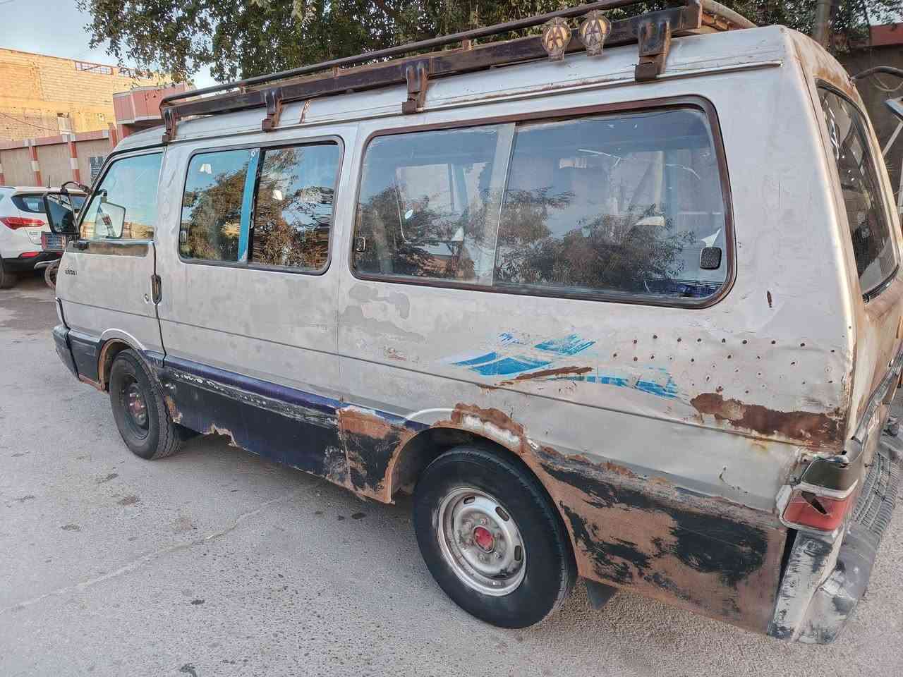 السلام عليكم ورحمة الله وبركاته كيا بستا ٩٤سياحي فول شغاله كير اكسل محرك تخم تاير صدامي رايده ب١٥ورقه وبيه مجال بس النمره ٣اتفلت للتوضيح اتصل وبيك كل الخير ***********
