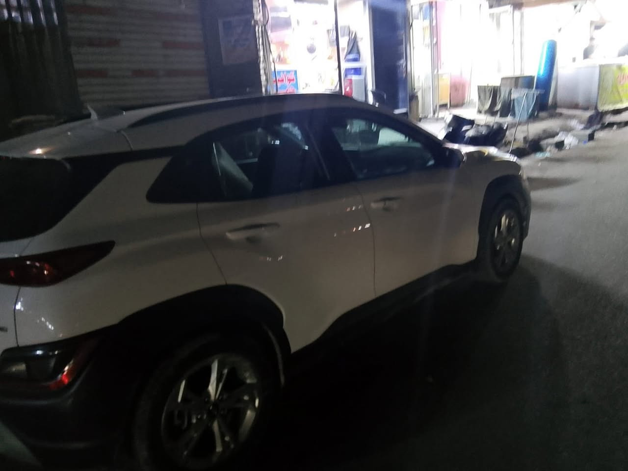 السلام عليكم هونداي كونا موديل 22  
ماشية 40 الف 
حادثها مرفق بالصور بيه 
سونار مرفق بالصور 
بأسمي 
سعرها 110 
گير و محرك كفاله 
الاتصال ***********
